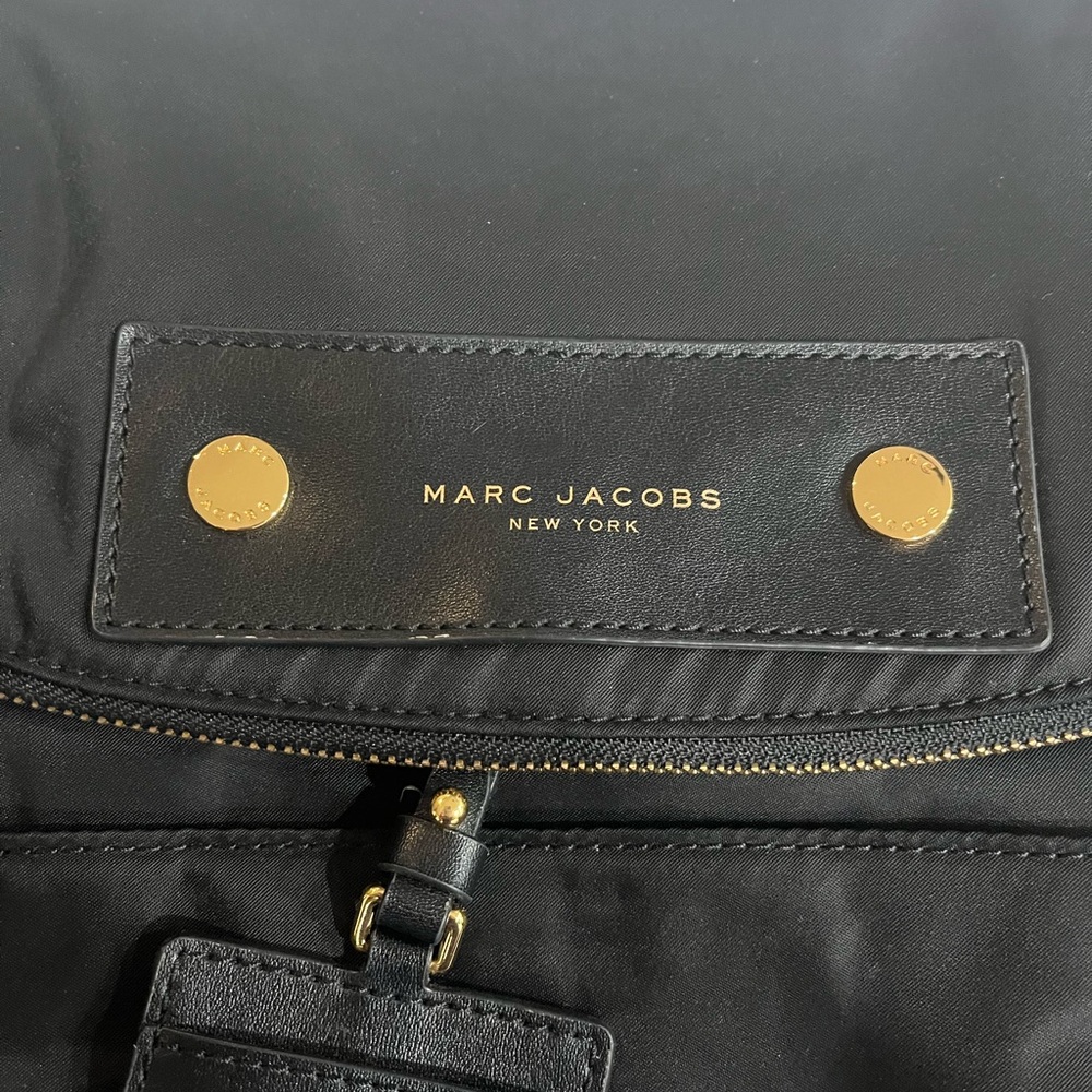 Marc Jacobs Black Shoulder Bag with Gold Accents - Picture 4 of 5